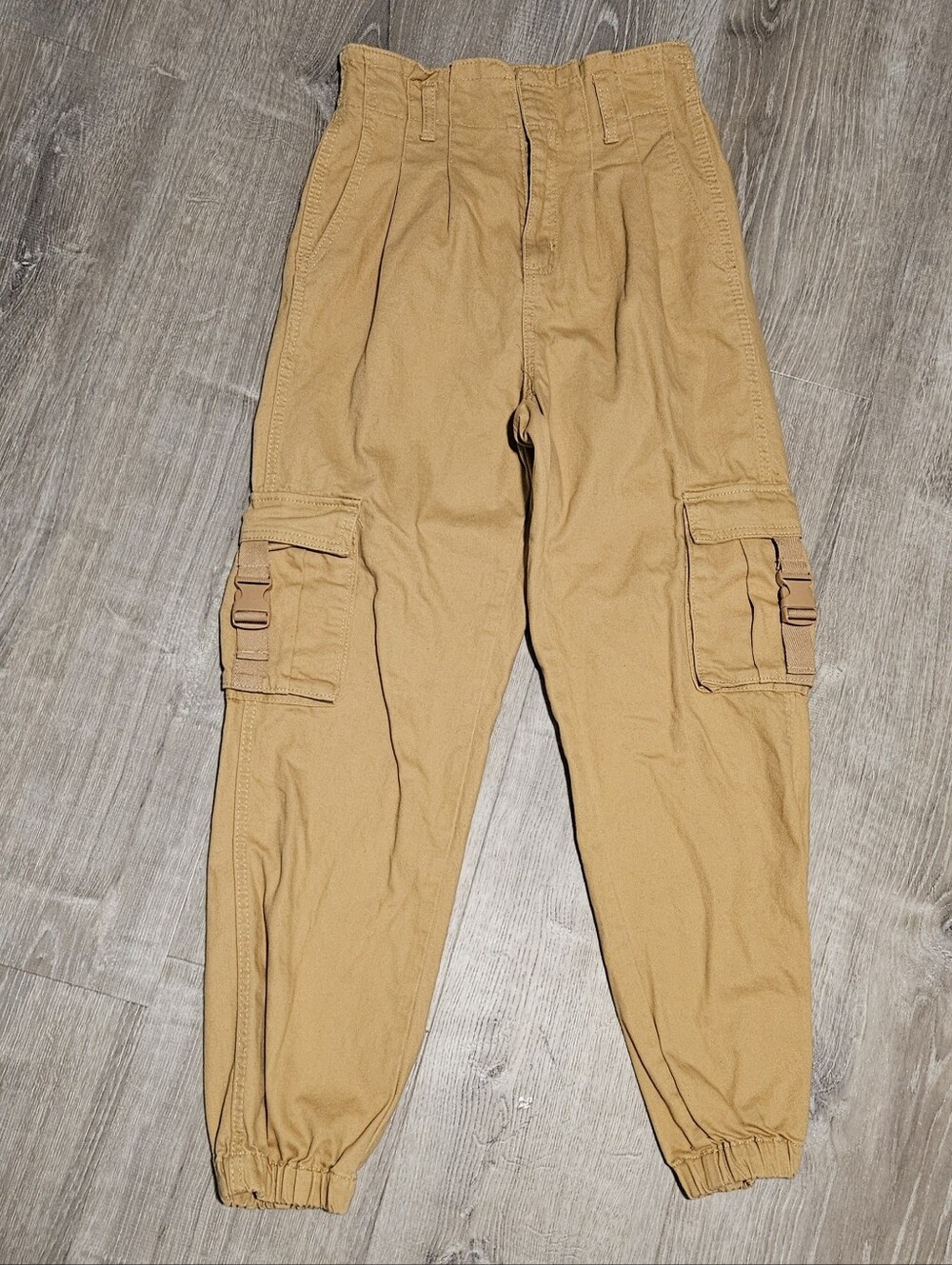 NWT Forever 21 High-Rise Paperbag Cargo Pants Buckles Tan Gorpcore Streetwear S